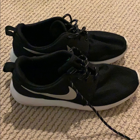 Nike Shoes - NIKE SNEAKERS